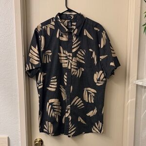 ** volcom ** gray tan Hawaiian shirt - 2XL - like new